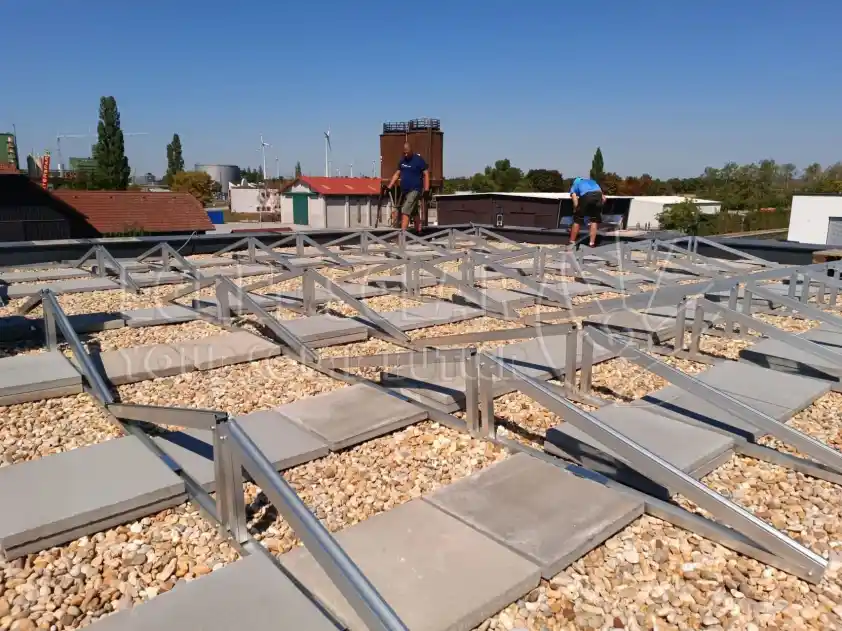 كيفية تثبيت نظام تركيب الطاقة الشمسية الصابورة بين الشرق والغرب؟